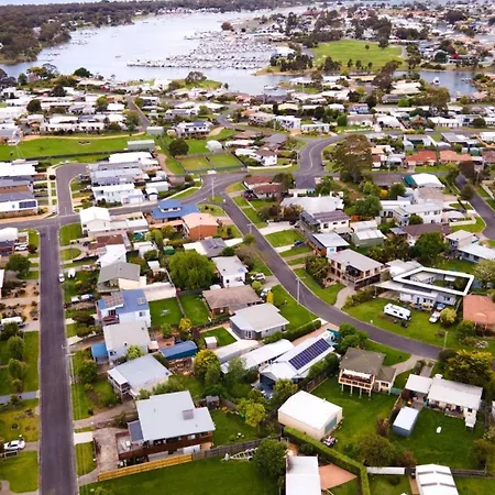 Dolphin Cottage Paynesville Exterior photo