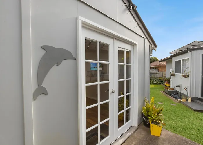 Dolphin Cottage