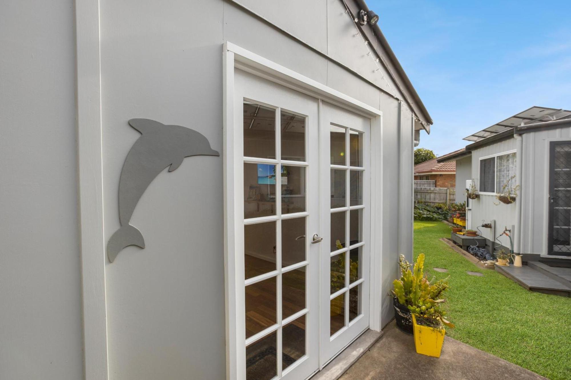 Dolphin * Paynesville